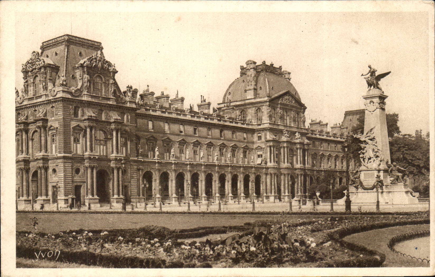 Paris - 1 - Jardin des Tuileries - Pavillon de Rohan et Monument de Gambetta - CPA