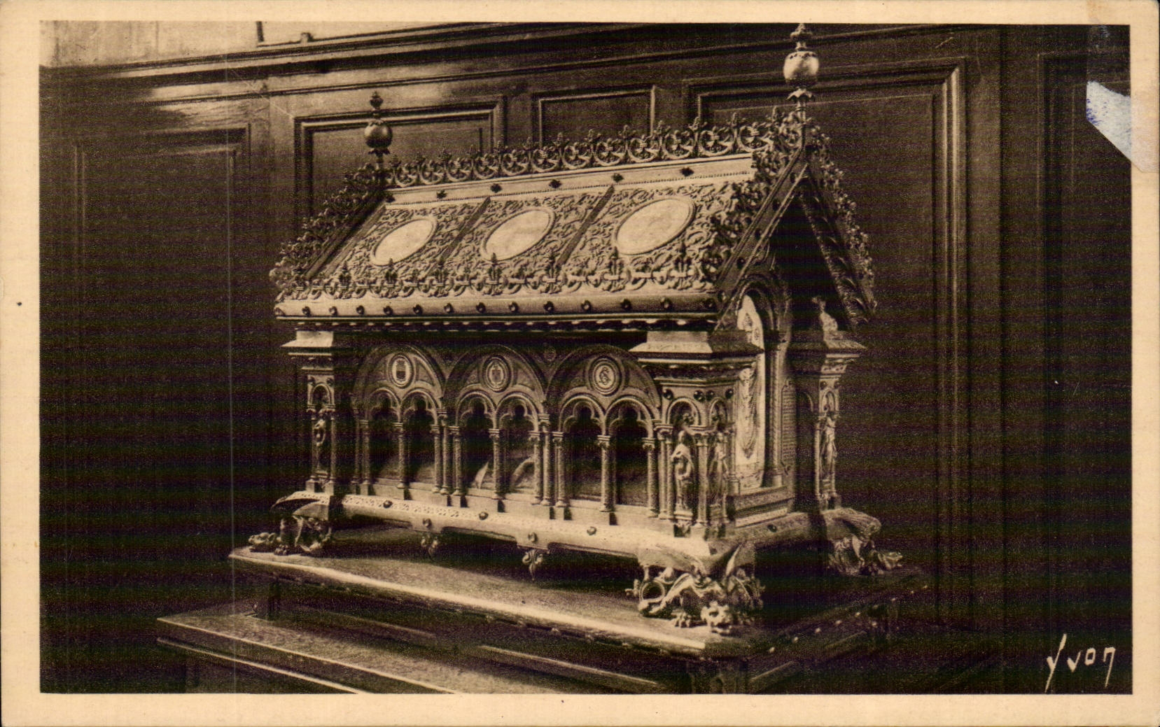 Paris - 5 - Church St Etienne of the Mount the hunting of Sainte Genevieve - CPA