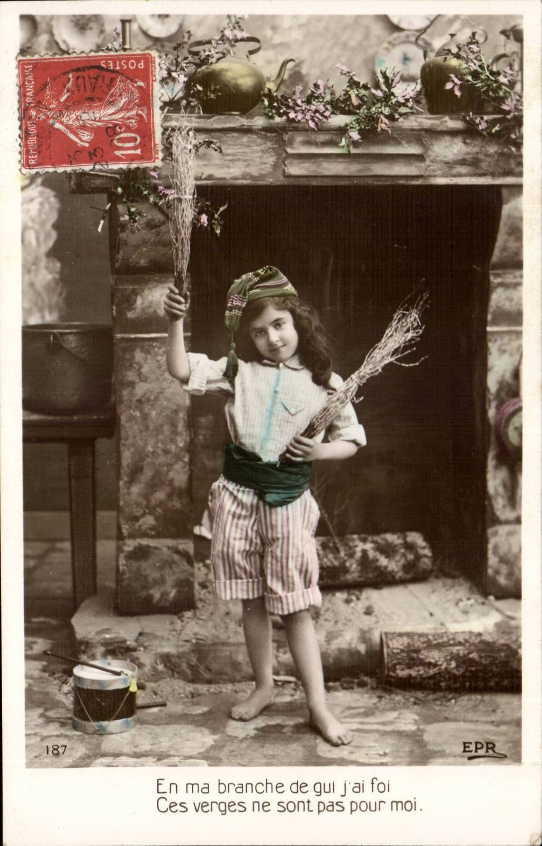 Fantasy - Child - barefoot girl with little drum - CPA