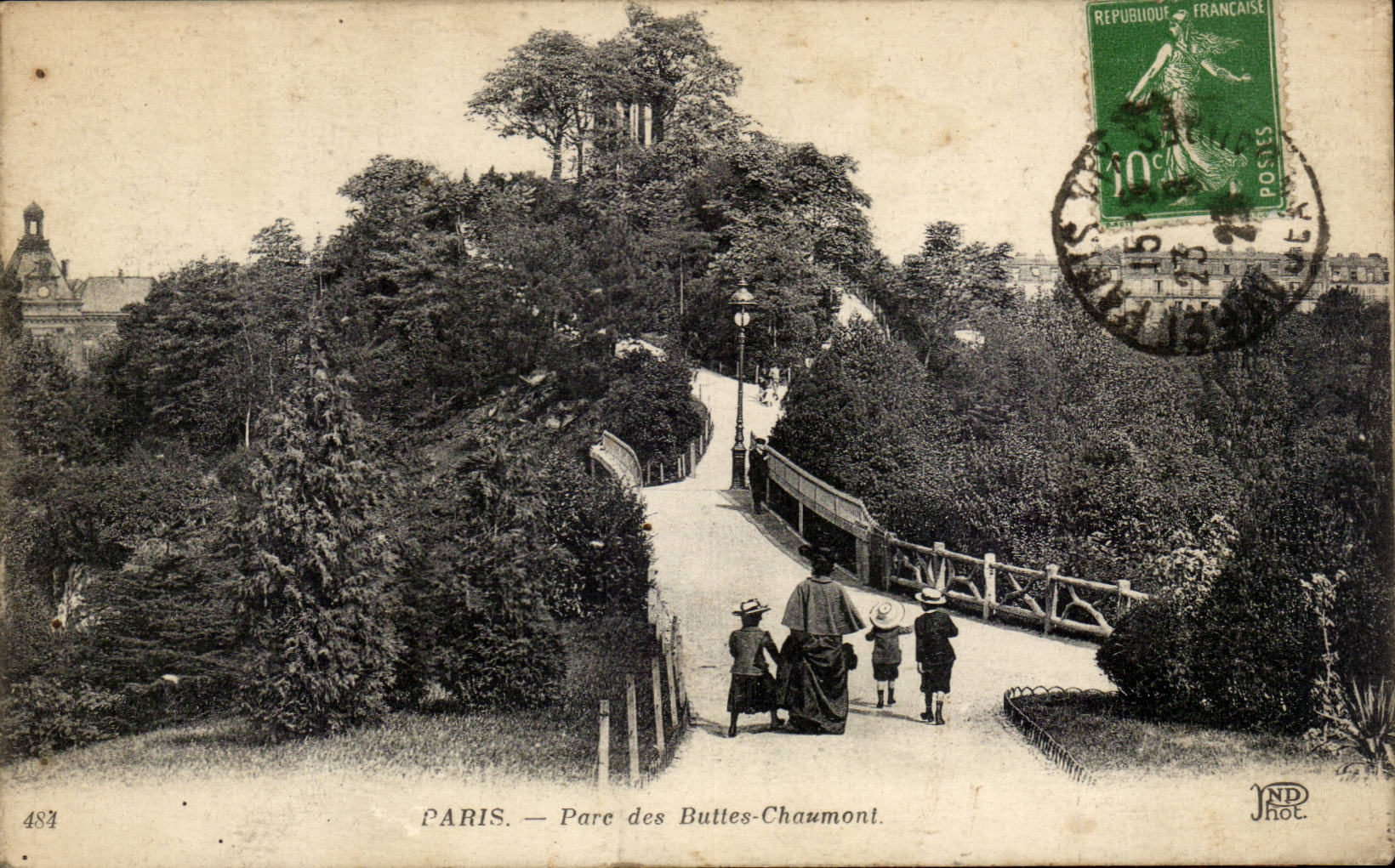 Paris - 19 - Park of the Chaumont Hillocks - children CPA