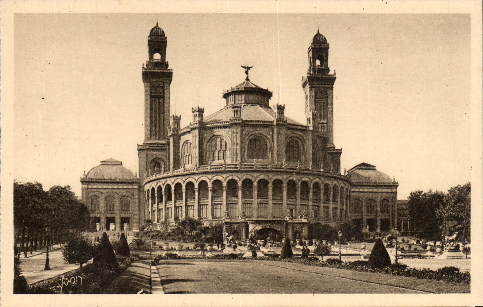 Paris CPA the Palate of Trocadero