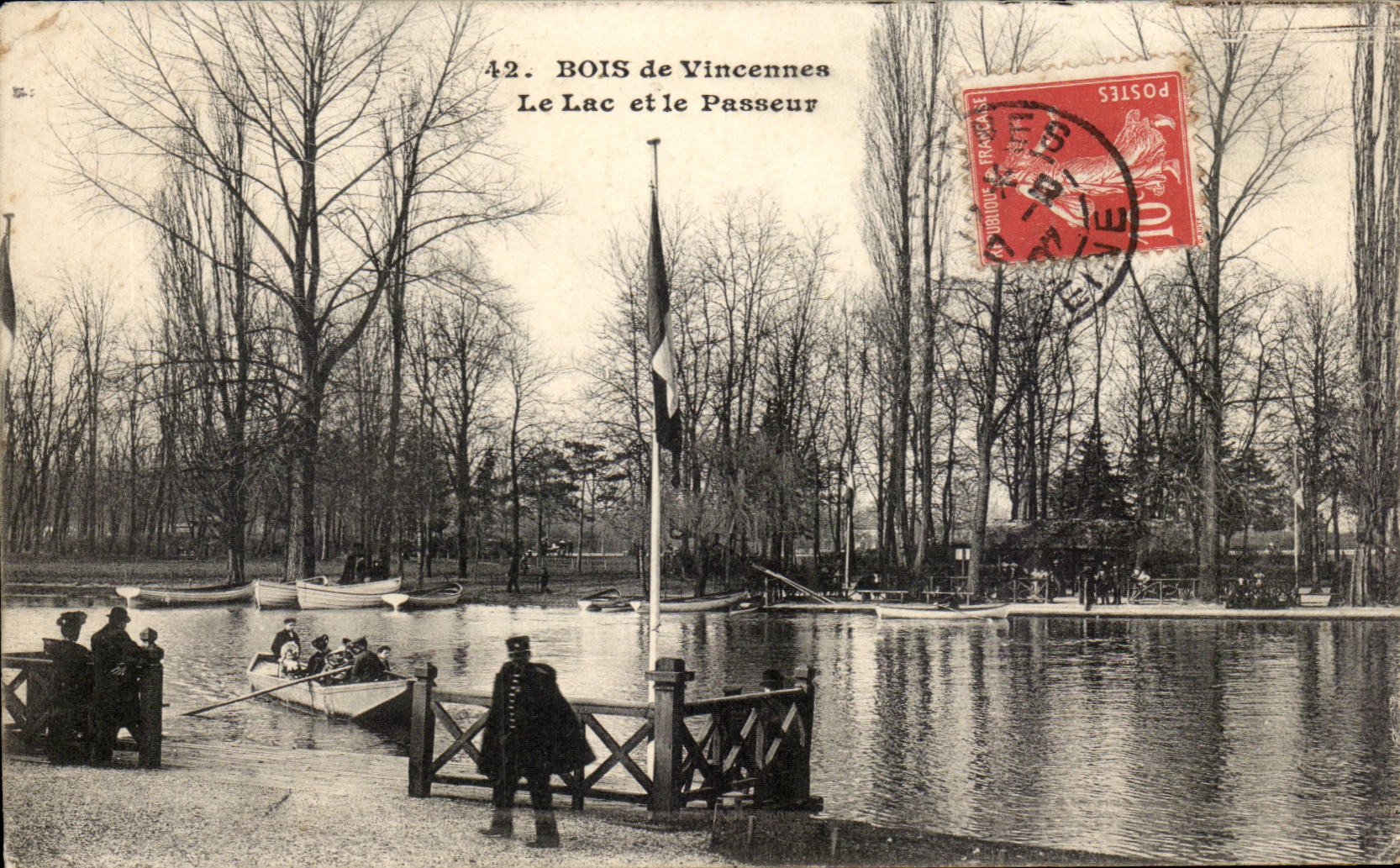 Paris CPA Wood of Vincennes the lake and the Frontier runner