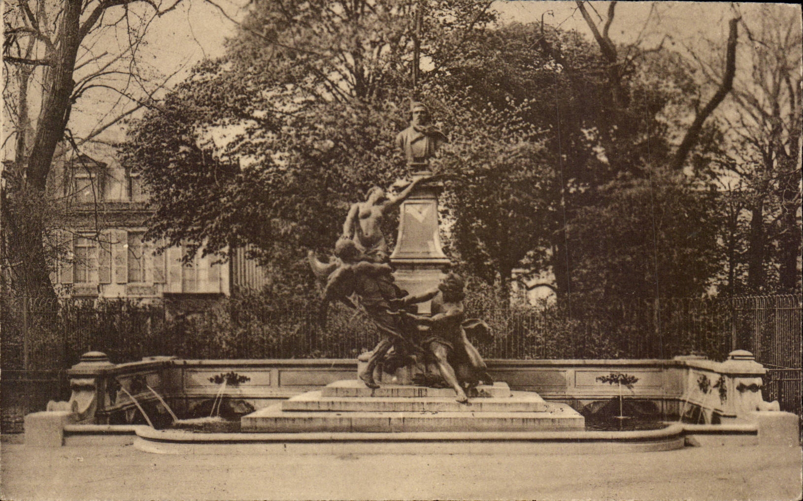 Paris CPA Garden of Luxembourg Monument of Eugene Delacroix by Dalou