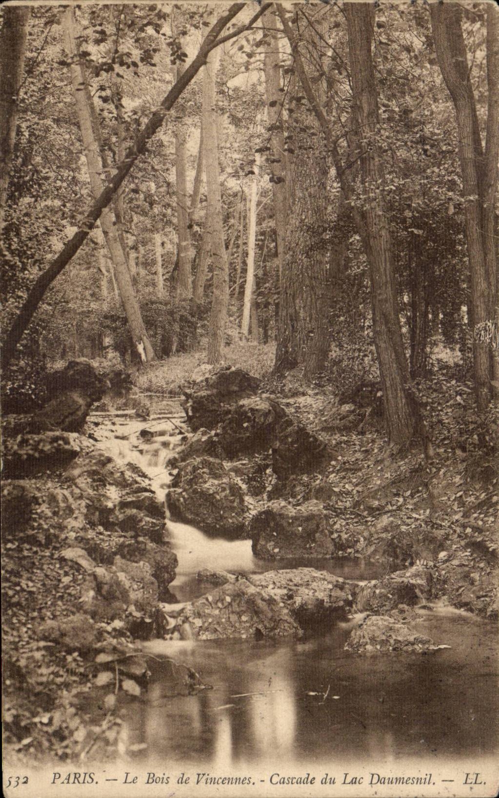Paris CPA the wood of Vincennes Cascades of the Lake Daumesnil