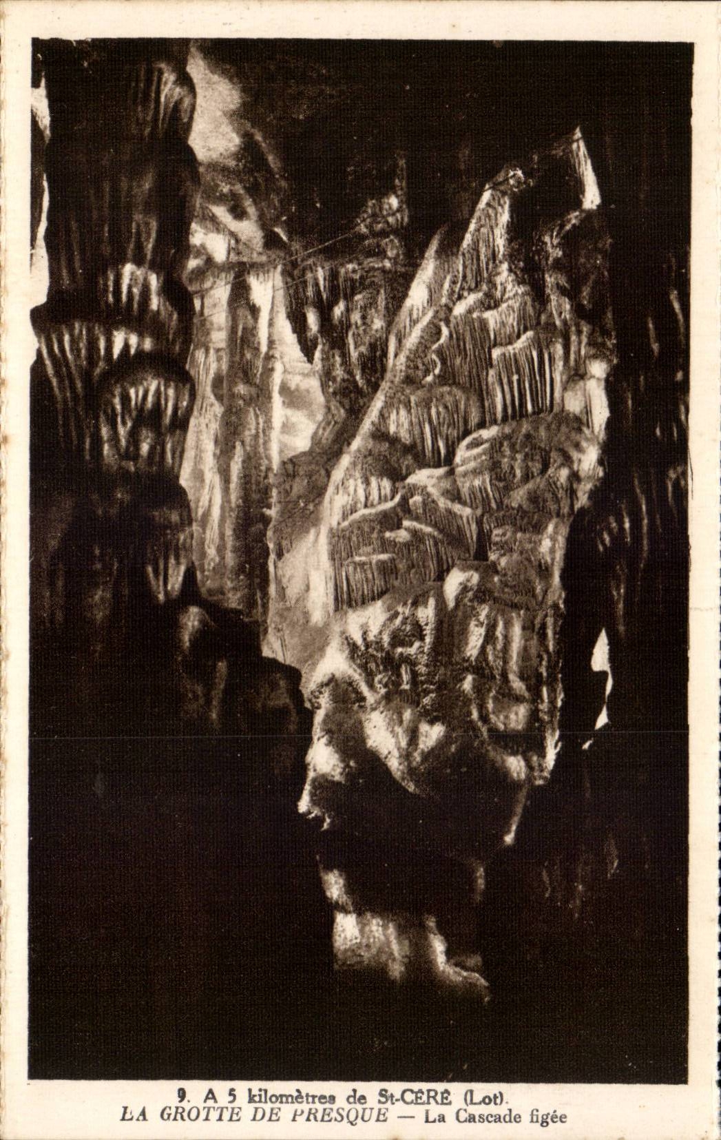 CPA a 5 km de Saint Cere La grotte des presque La cascade figee