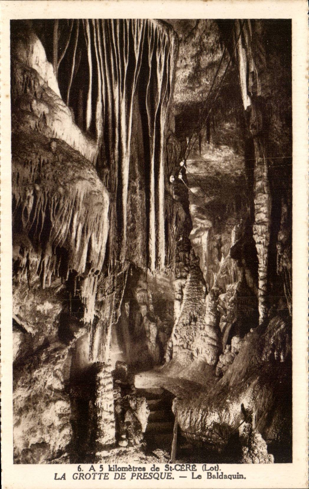 CPA a 5 km de Saint Cere Le baldaquin