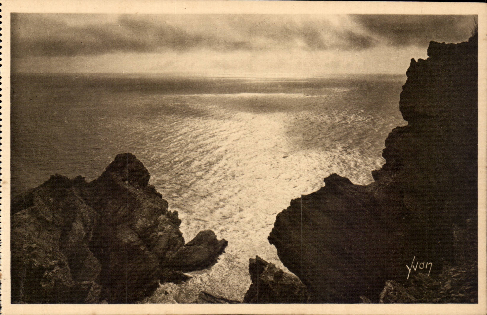 CPA Les iles d'Hyeres Porquerolles Lever de soleil sur la grande cale