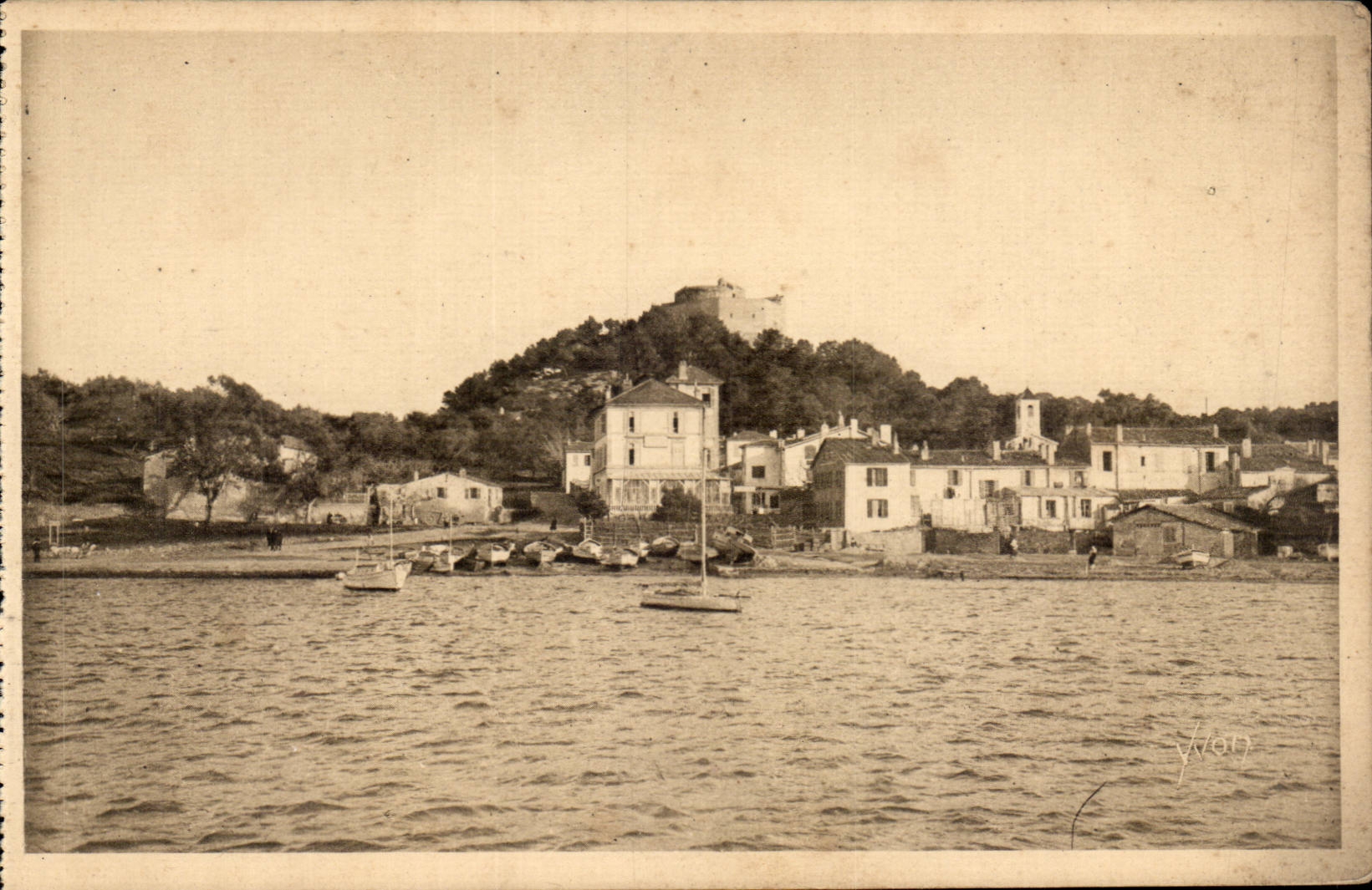 CPA Les iles d'Hyeres Le village de Porquerolles et le fort Saint Agate