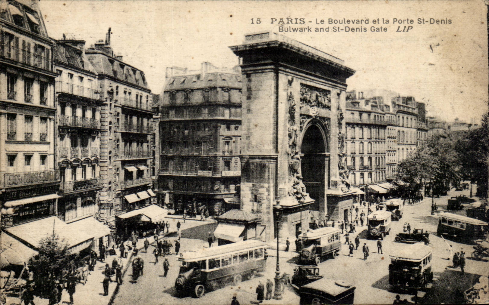 Paris CPA the boulevard and the door St Denis