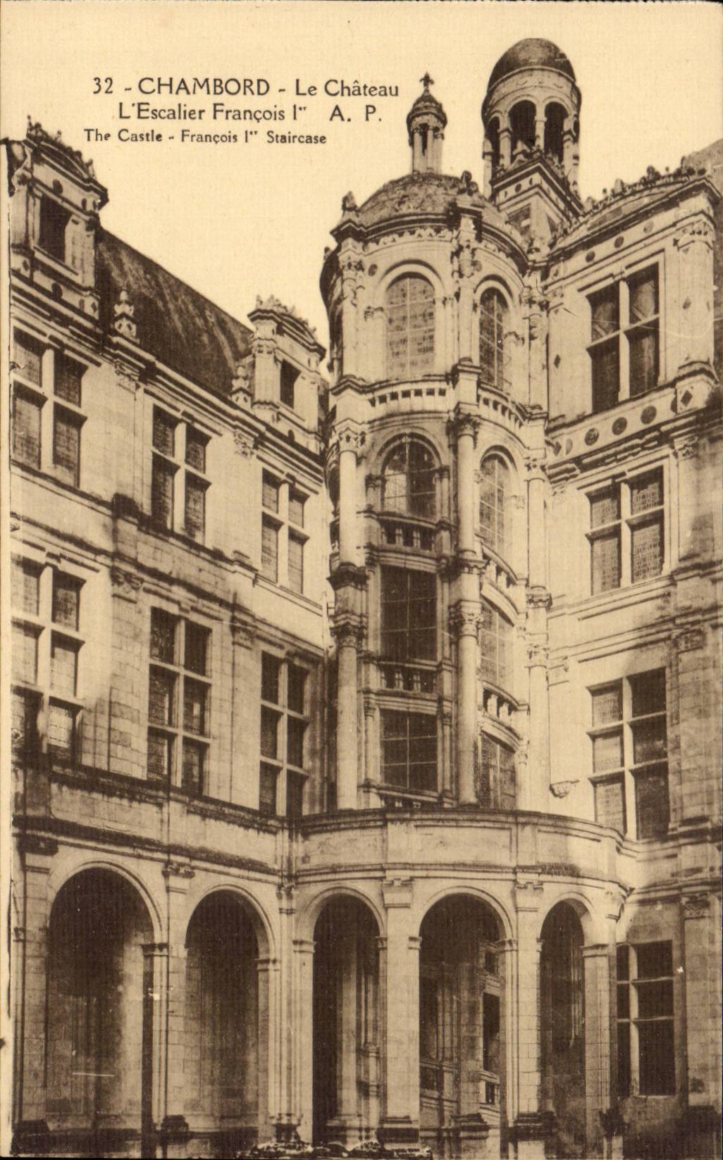 Chambord CPA Le chateau L'escalier Francois 1er