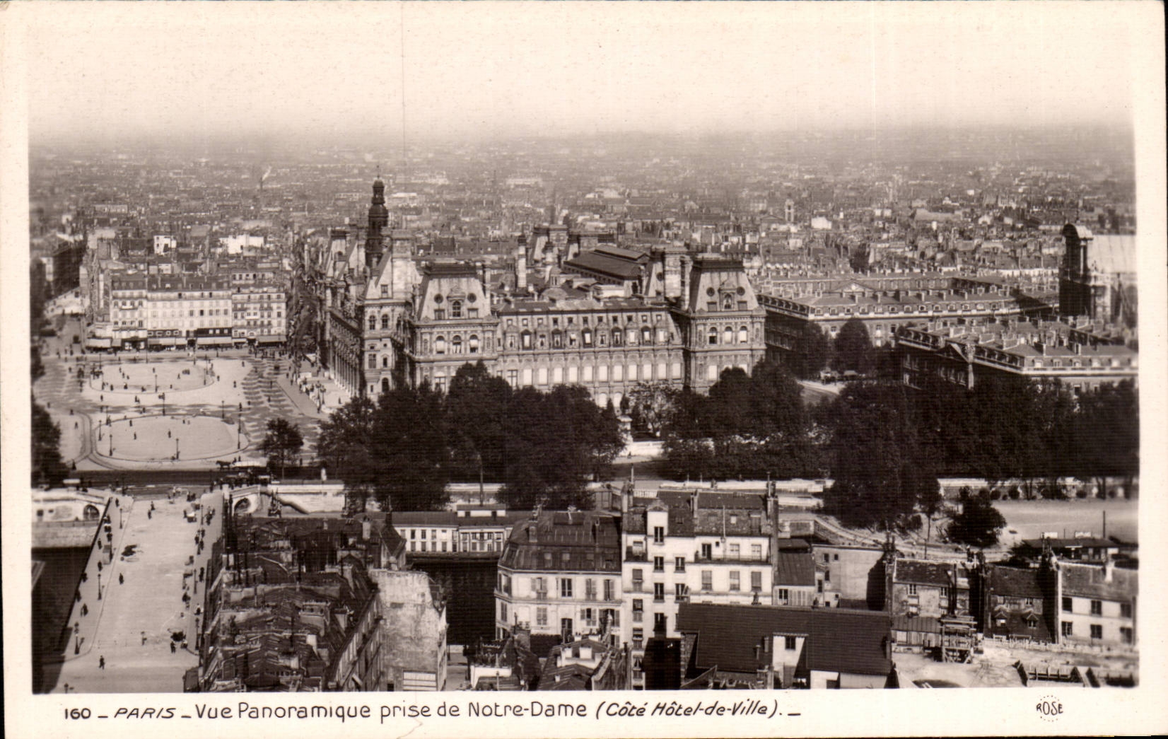 Paris CPA Vue panoramqieu prise de Notre DAme (cote Hotel de ville)