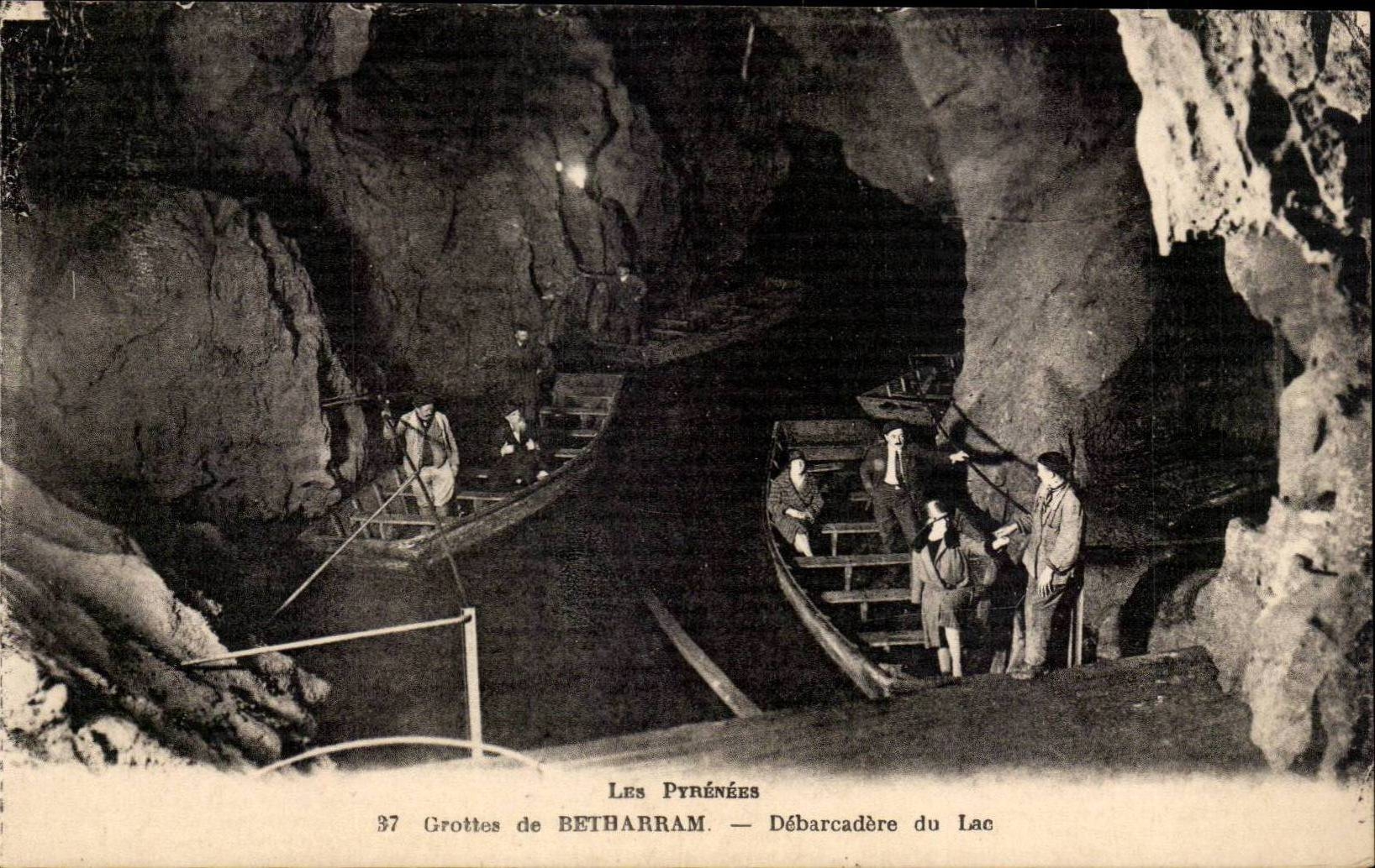 CPA Caves of Betharram Unloading dock of the lake