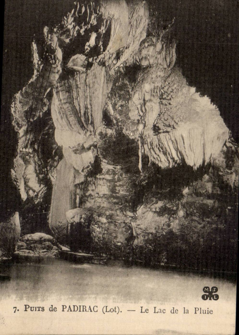 CPA Well of Padirac the lake of the rain