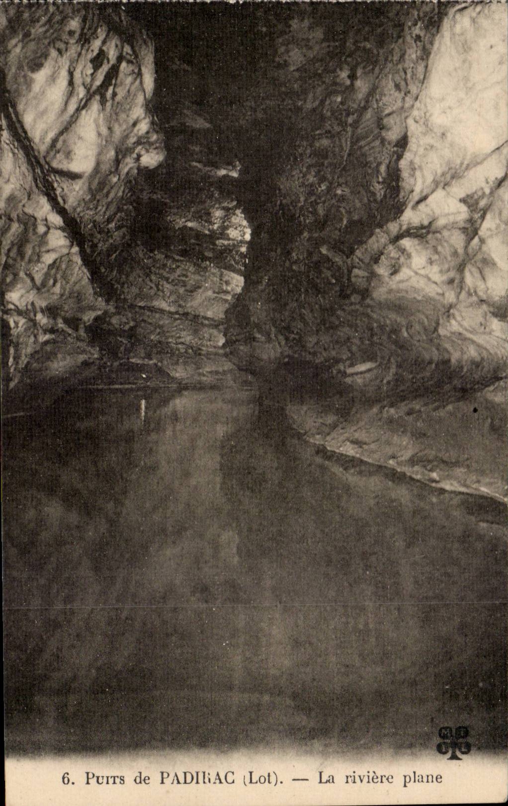 CPA Well of Padirac the plane river