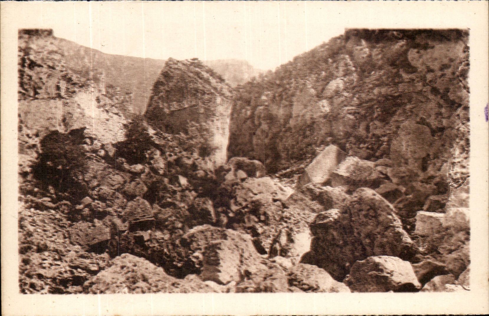 CPA Falle des Tarn der Schritt von Soucy taube Person zuruckziehend und das Chaos der Holle