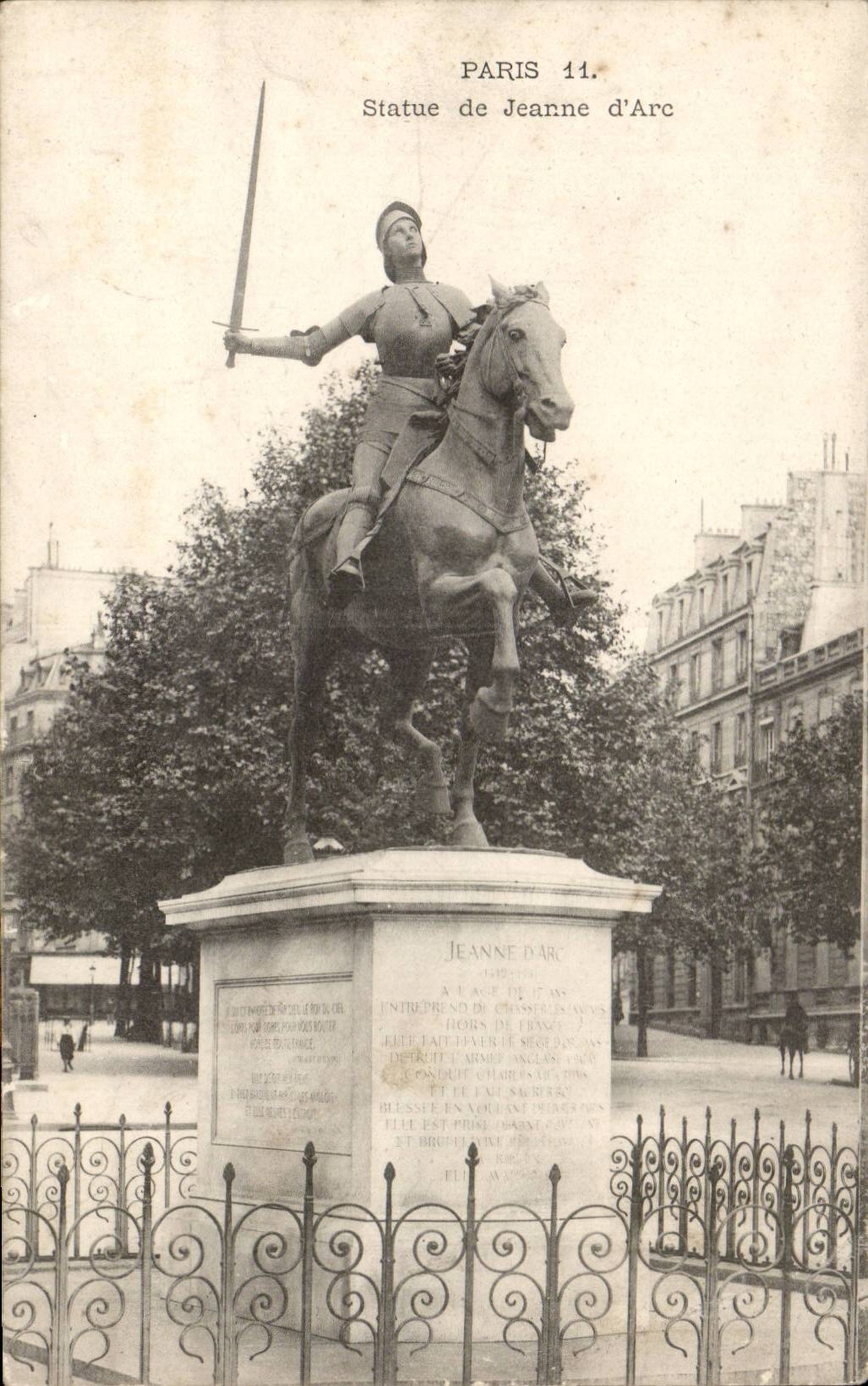 Paris CPA Statue of Jeanne of arc