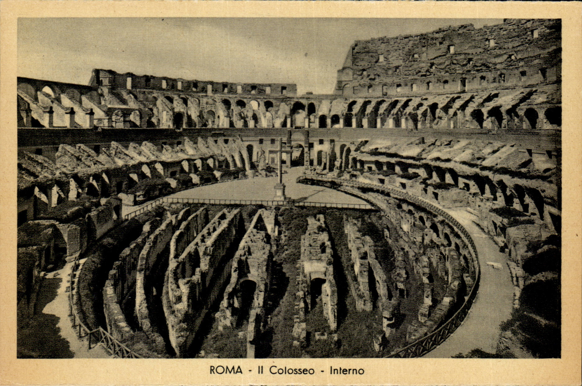 Italy Italia Roma CPA It Colosseo Interno