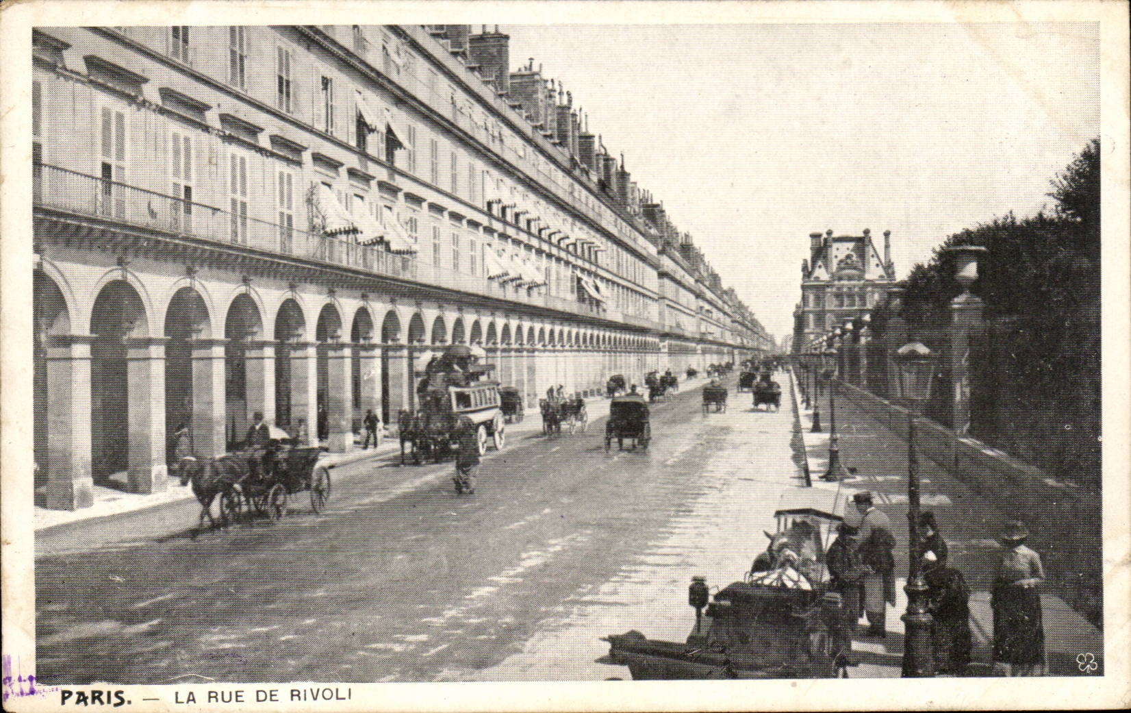 Paris CPA La rue de Rivoli