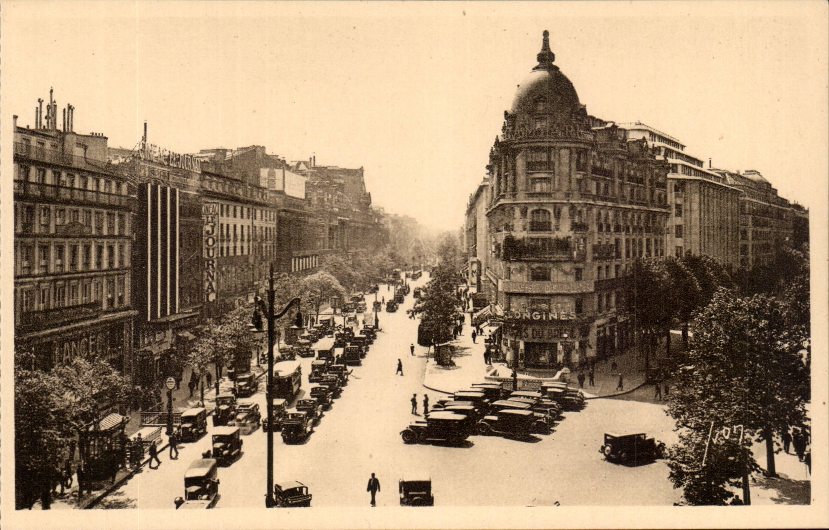 Paris - 9 - Carrefour Richelieu Drouot - Boulevards des Italiens et Haussmann CPA