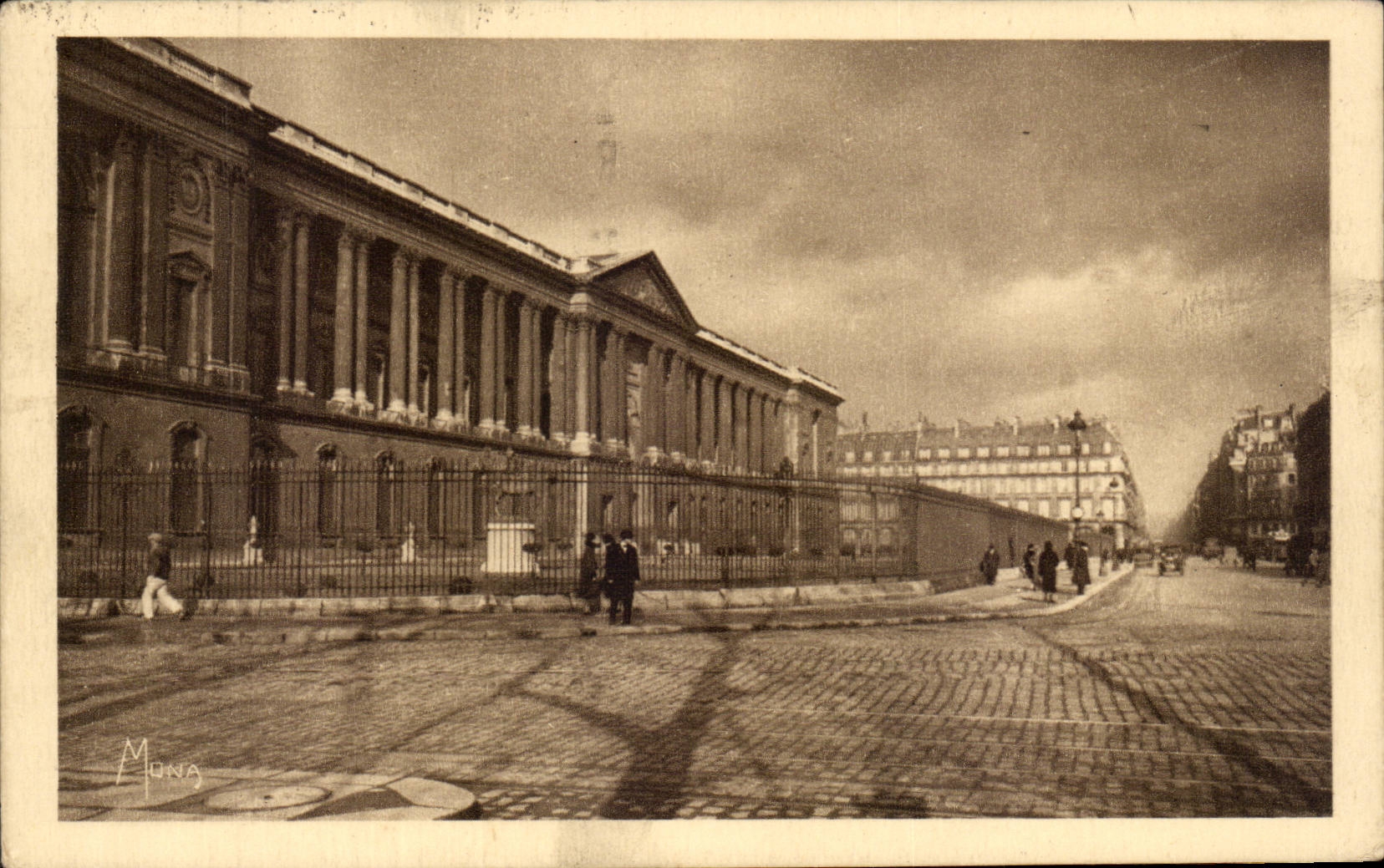 Paris - 1 - La Colonnade du Louvre CPA 