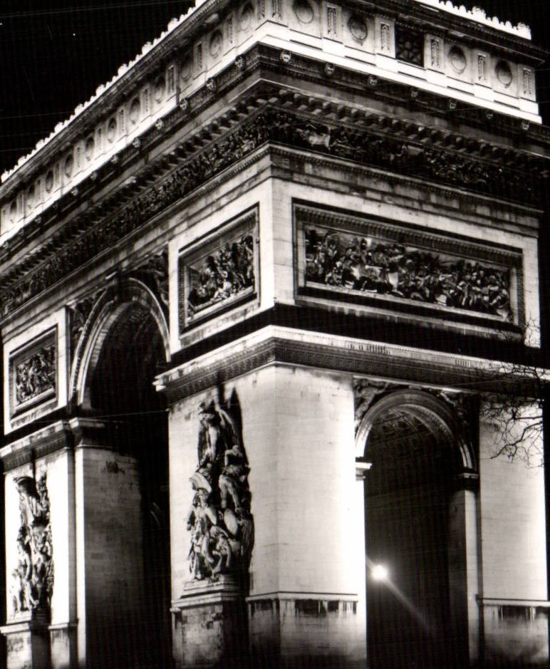 Paris - 8 - Sight of Night on Arc de Triomphe of Etoike CPA