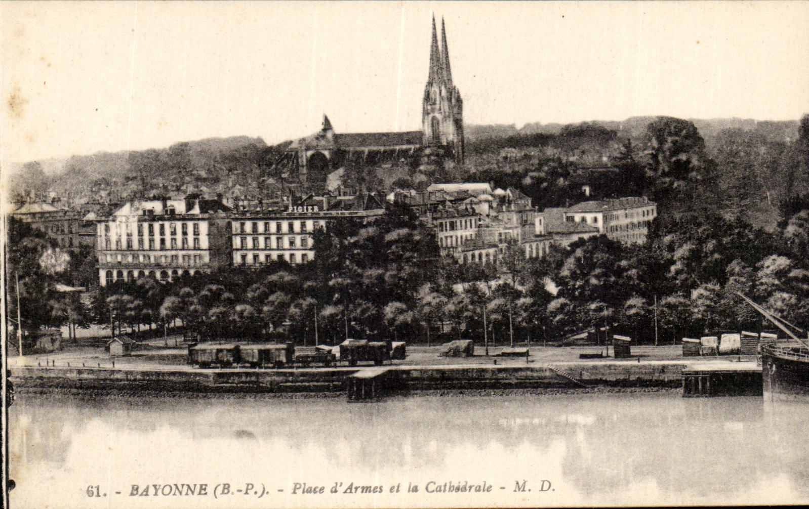 Bayonne - Place of Weapons and the Cathedral - CPA