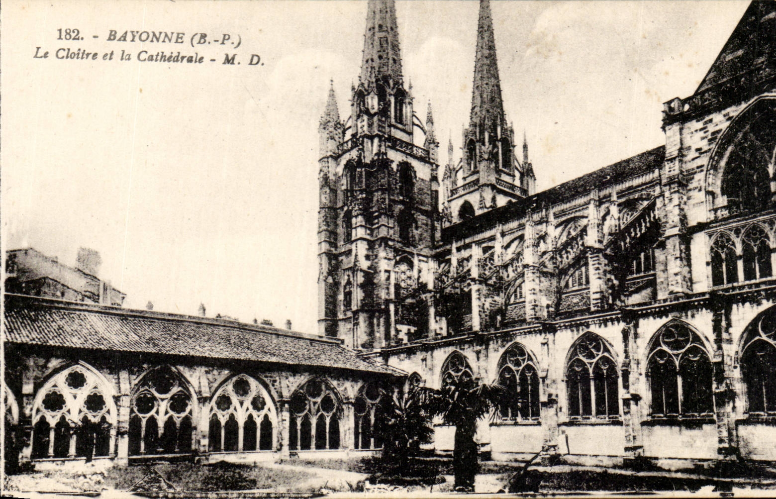 Bayonne - the Cloister and the Cathedral - CPA