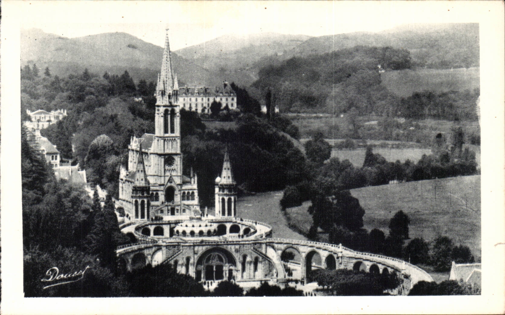 Lourdes - Basilica - Front view - CPA