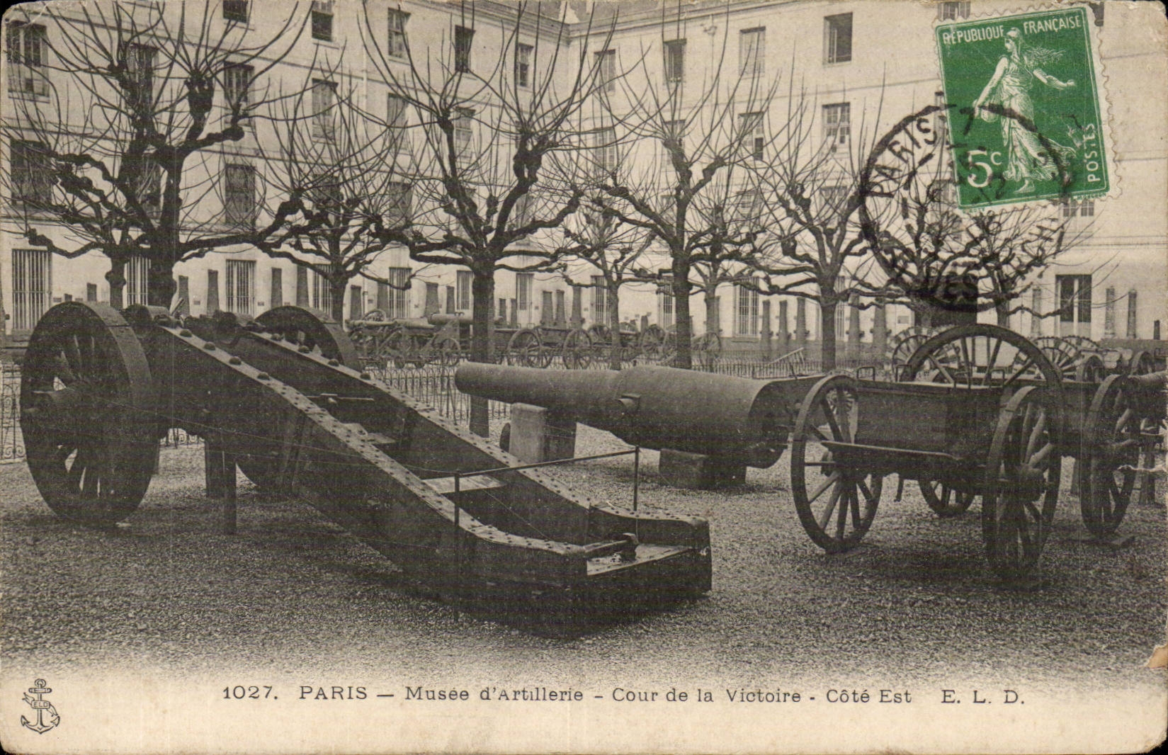 Paris - 7 - Museum of Artillery - Court of the Victoire - CPA