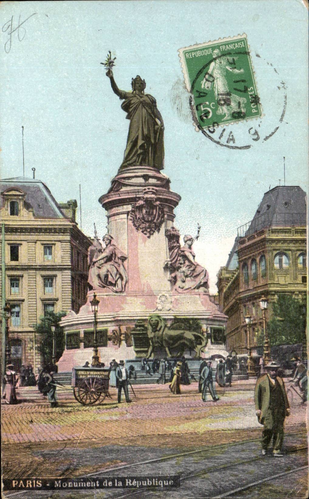 Paris - 10 - Monument of Republic CPA