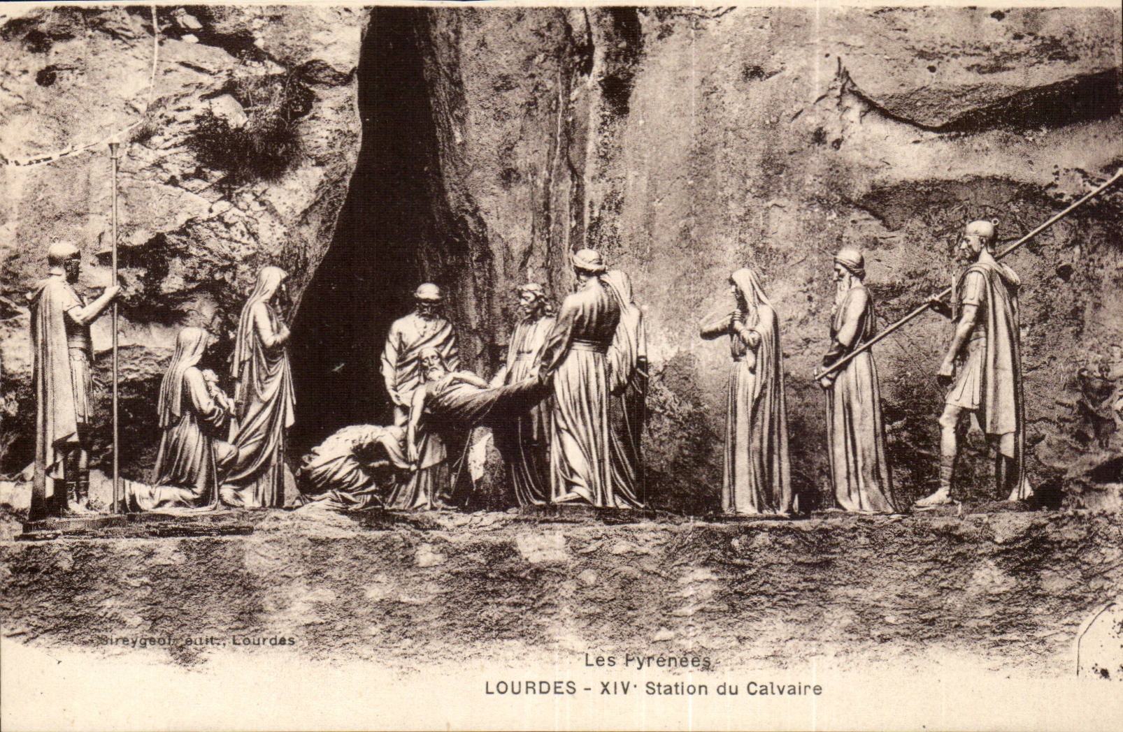 Lourdes - XIV Station of Martyrdom CPA