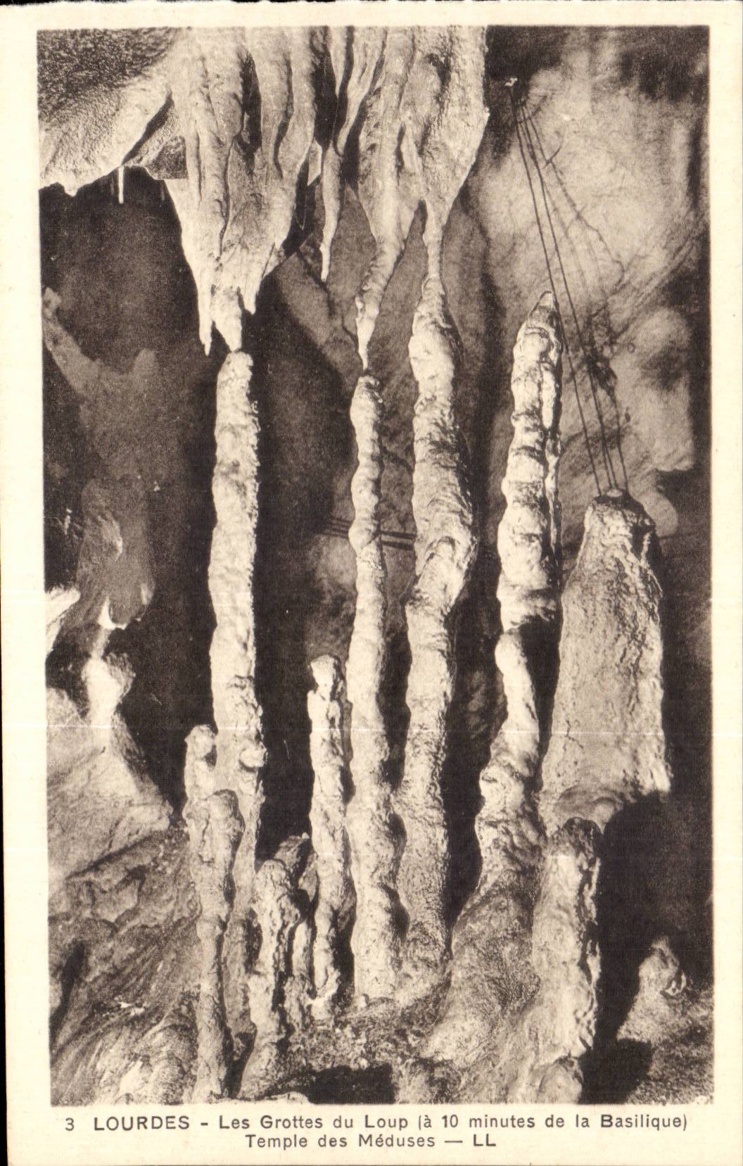 Lourdes - Caves of the Wolf - Temple of Medeuses CPA