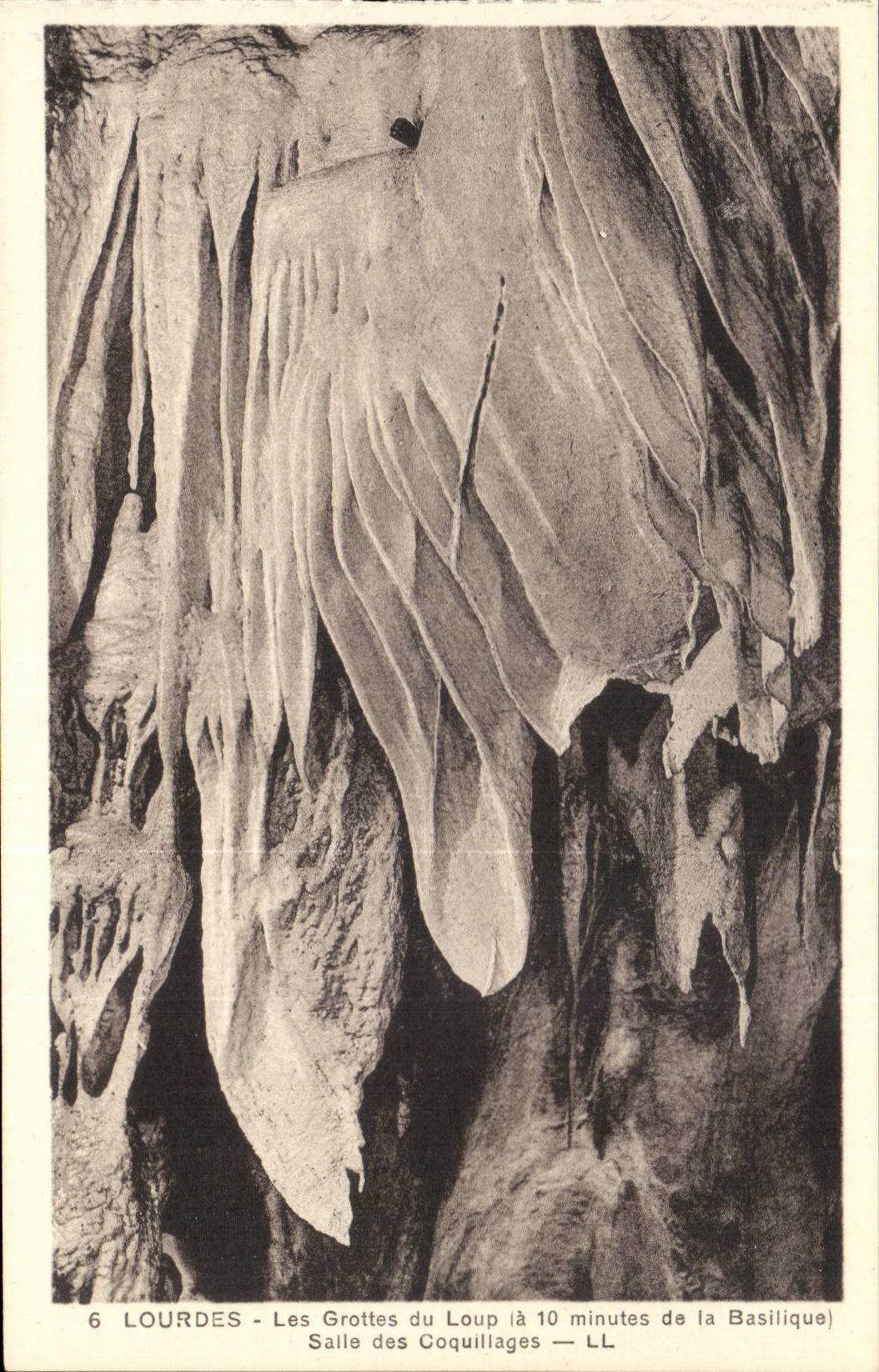 Lourdes - Caves of the Wolf - Room of Shells CPA