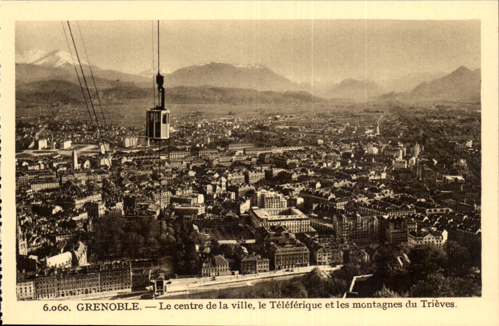 Grenoble - die Mitte des vilke - das Teleferic und die Berge von Trieves CPA