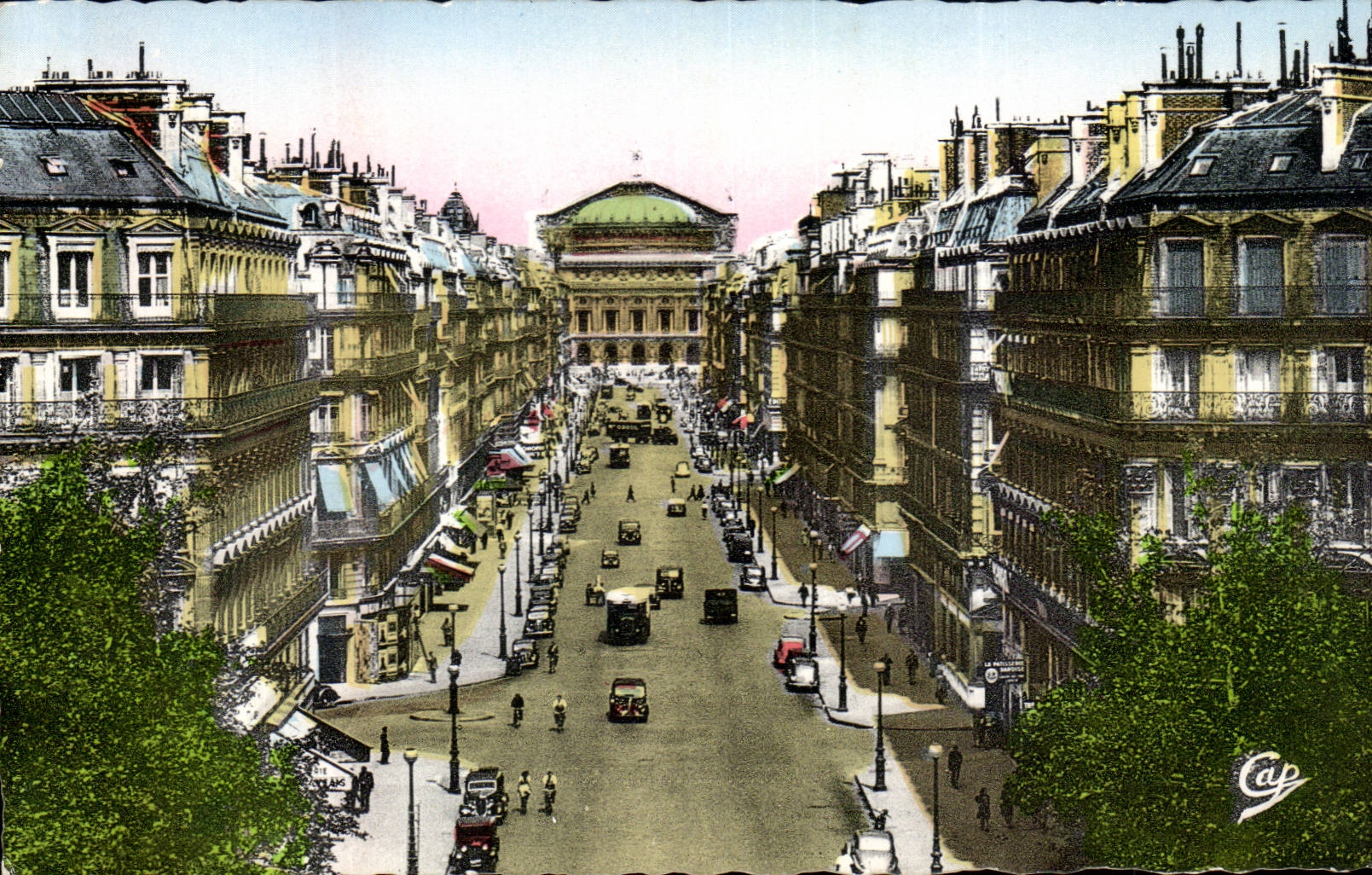 Paris - 9 - Place de l'Opera - vue prise du Grand Hotel du Louvre - CPA
