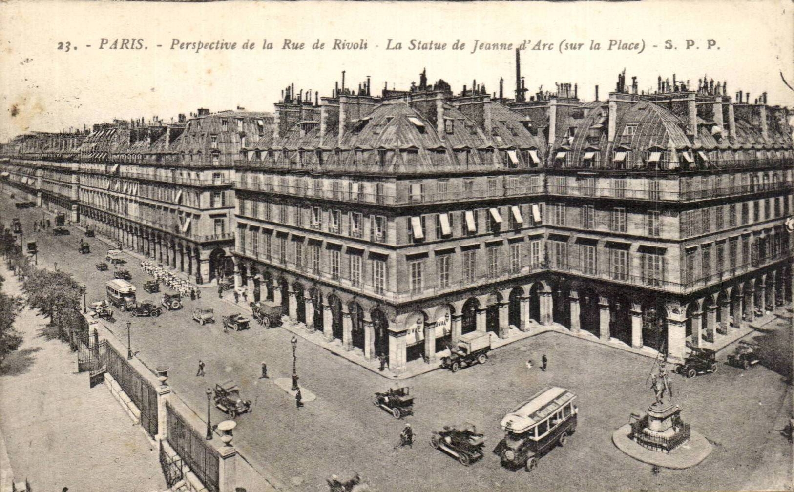 Paris - 1 - Perspective de la Rue de Rivoli - La Statue de Jeanne d'Arc - joan of ark - CPA 