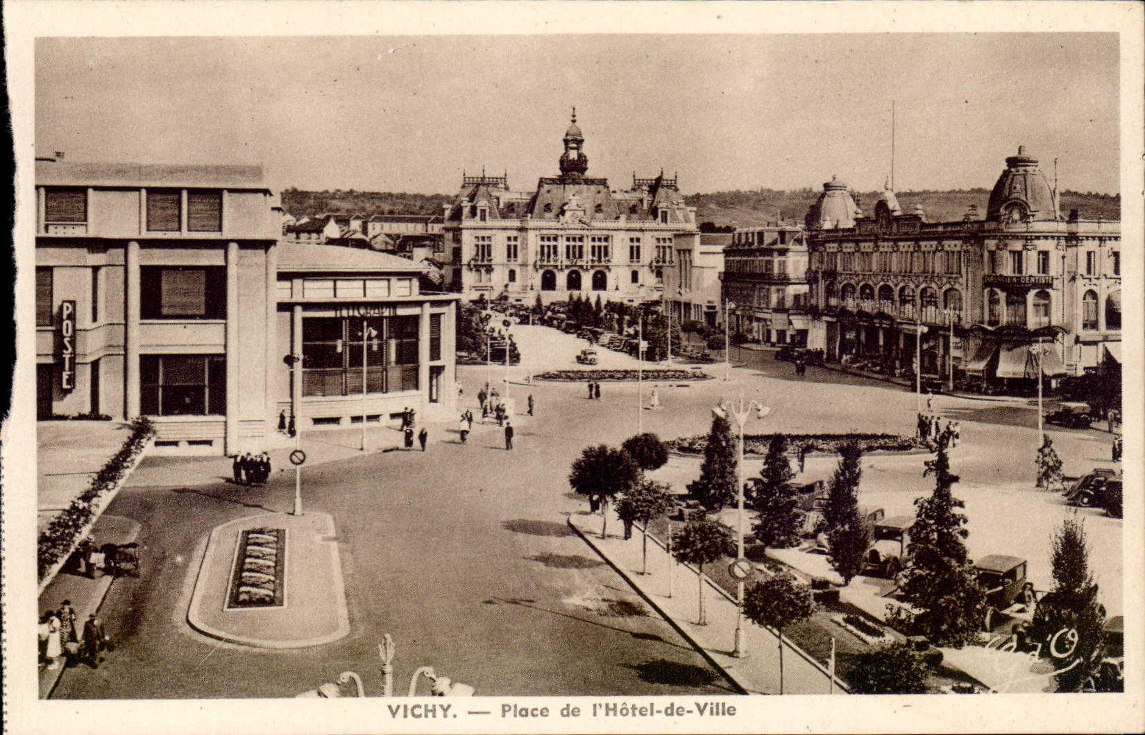 Vichy - Place de l'Hotel de Ville CPA 