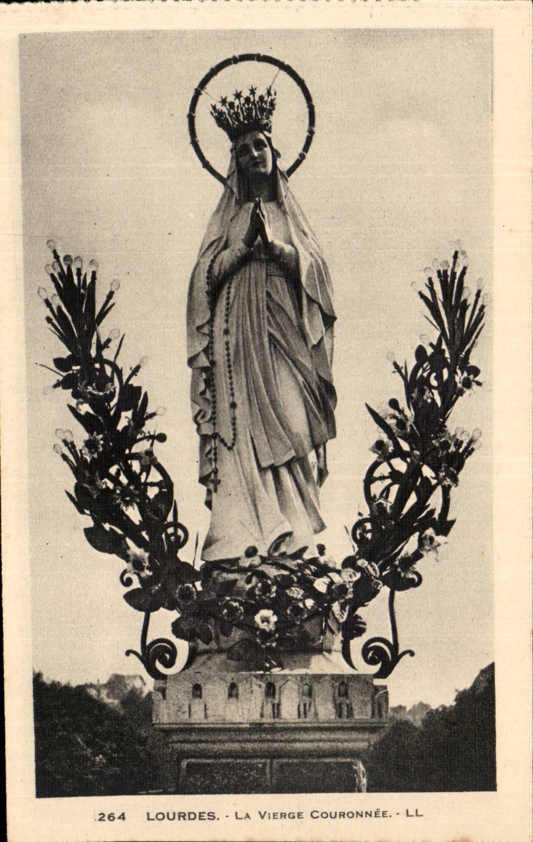Lourdes - the Virgin Couronee CPA