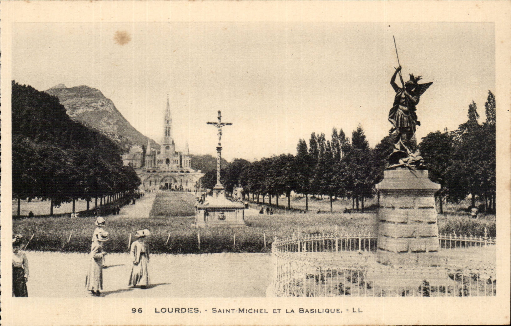 Lourdes - Holy Michel and Basilica CPA