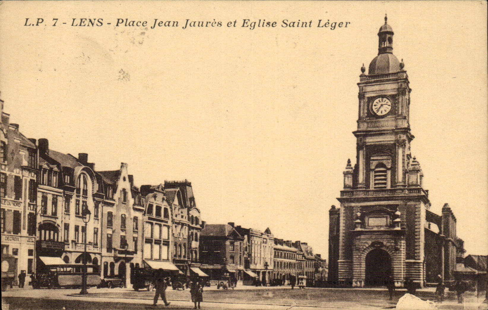 CPA Lens Places Jean Jaures and Eglise Saint Light