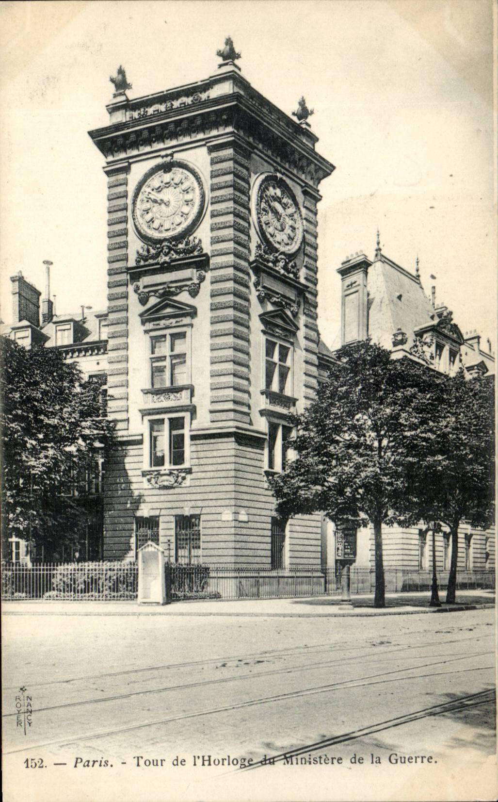 Paris CPA Tour de l'horloge et le ministere de la guerre