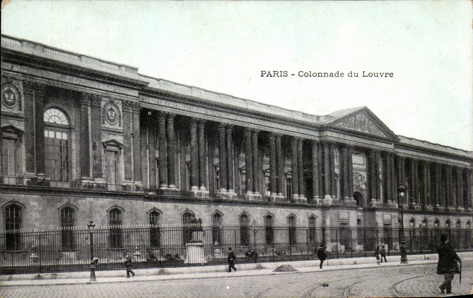 Paris CPA Colonnade du Louvre