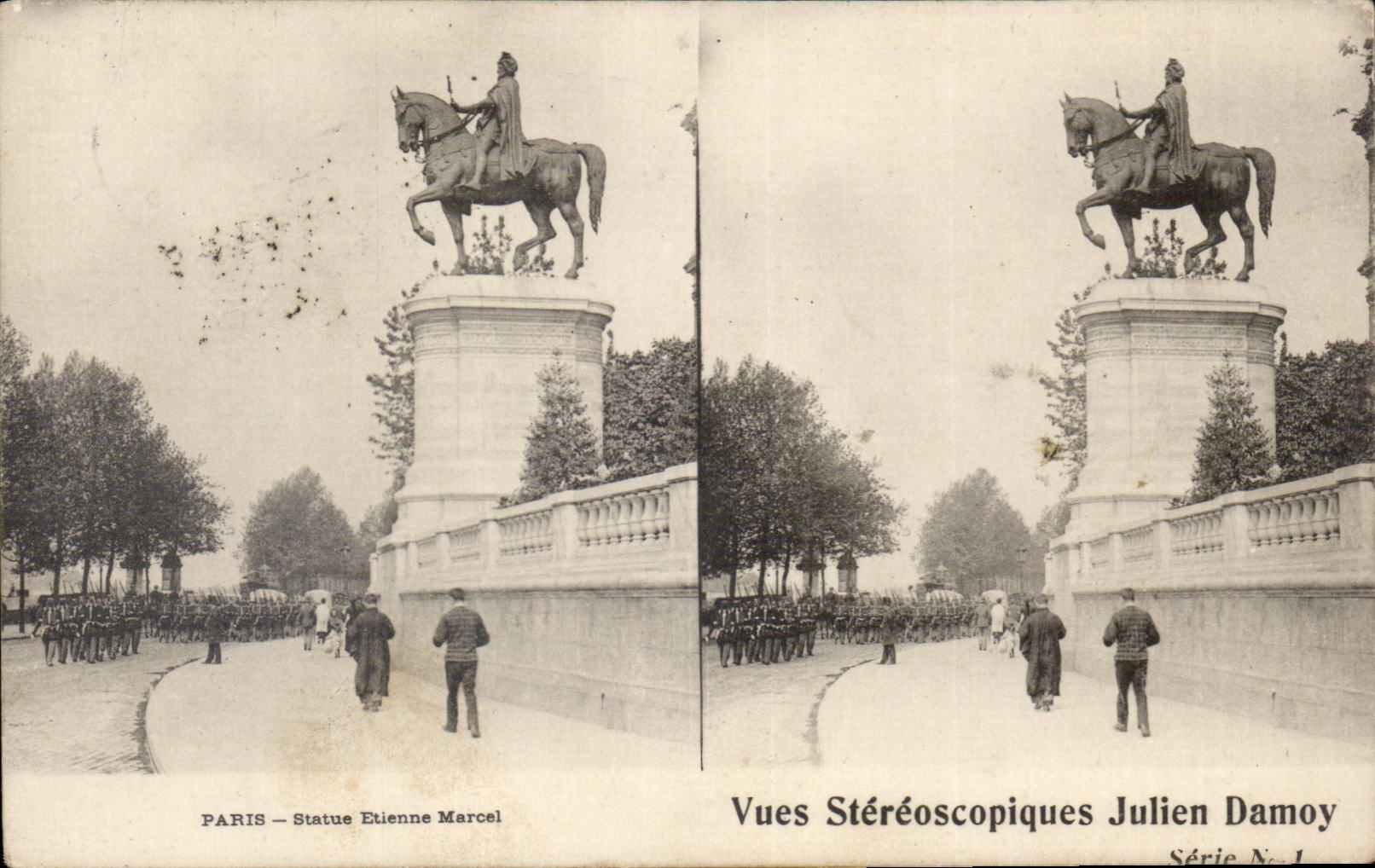 Paris CPA Vues stereoscopiques Julien DAmoy Statue Etienne Marcel
