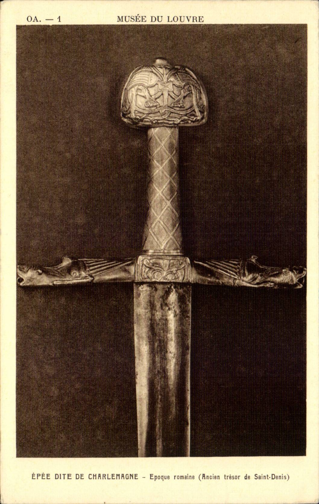 Paris CPA Epee dite de Charlemagne Epoque romaine (ancien tresor de St Denis) Musee du Louvre