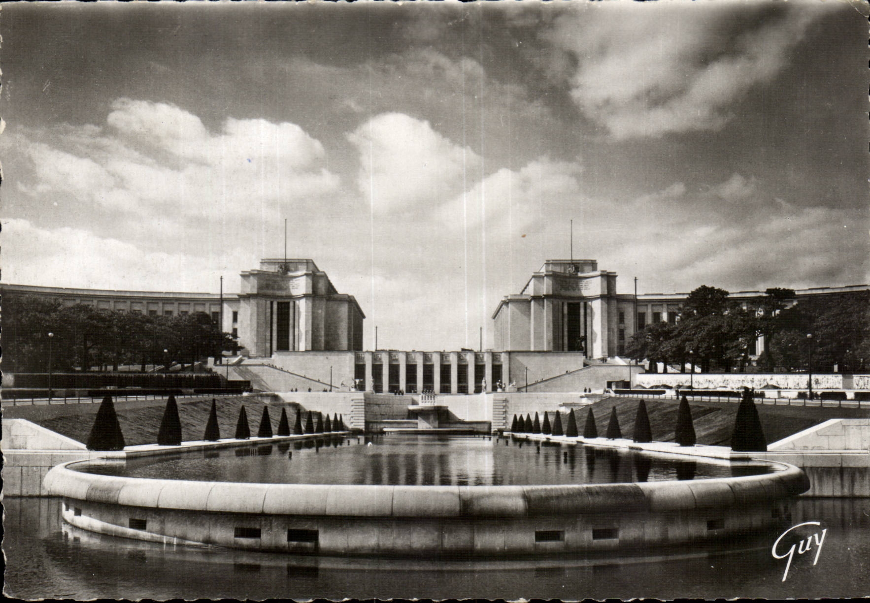 Paris - 16 - Le Palais de Chaillot - Trocadero - vu des Jardins - CPA