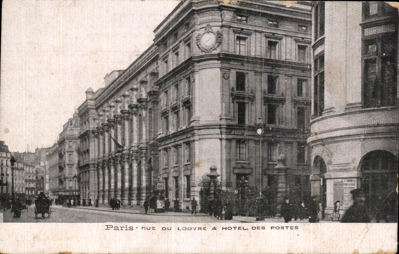 Paris CPA Rue du Louvre et hotel des Postes