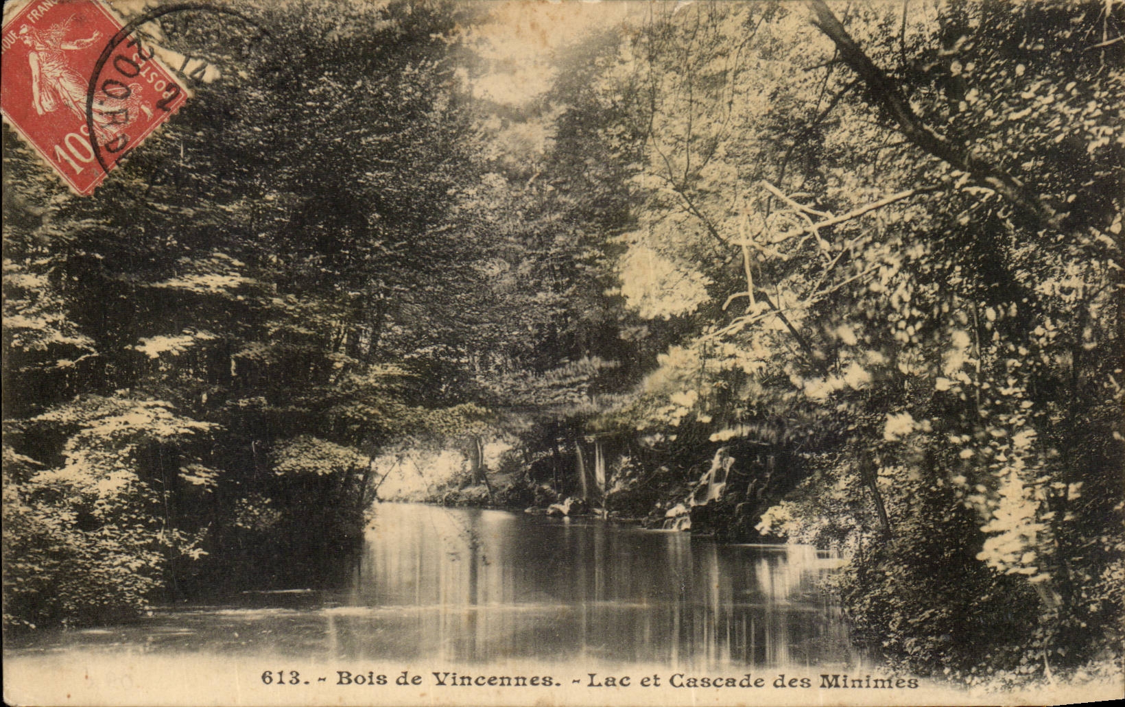 CPA Wood of Vincennes Lake and cascades of the tiny ones