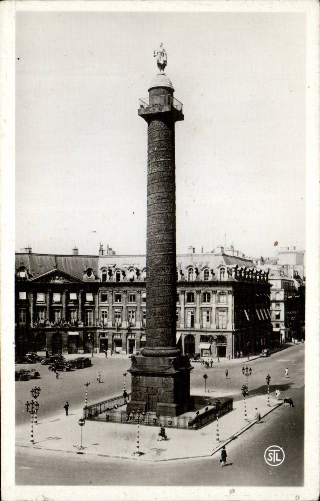 Paris CPA VEndome Column