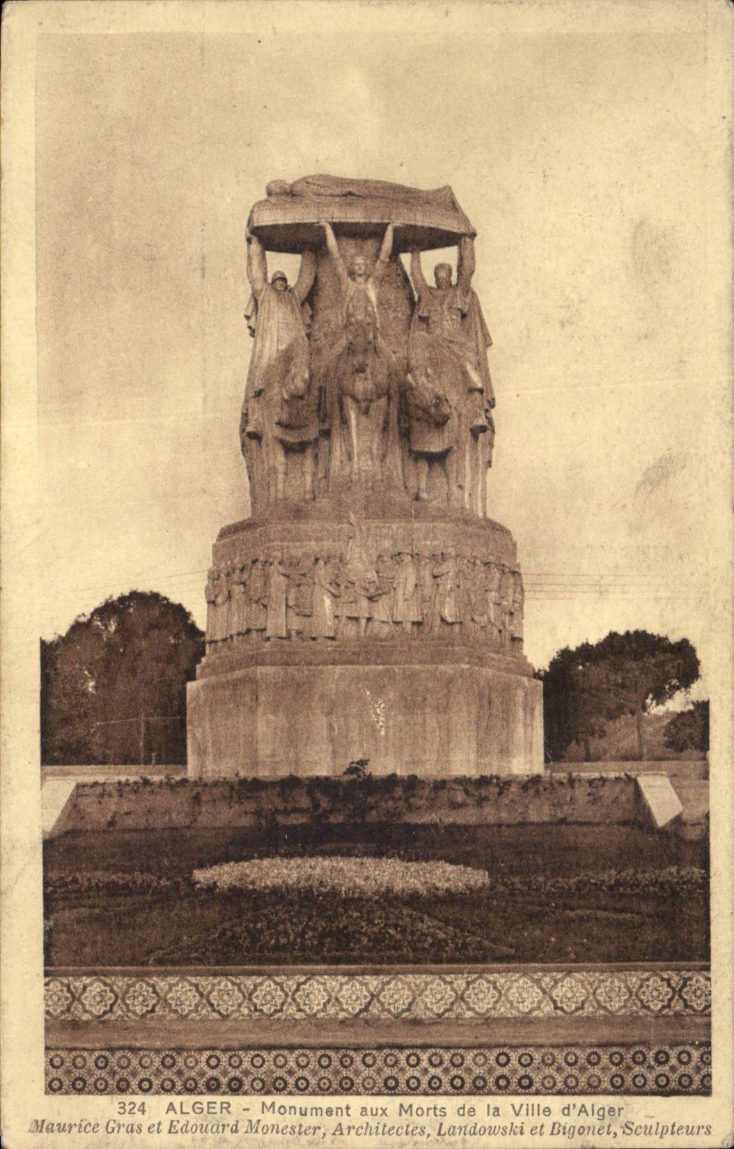 CPA Algerien Algiers Kriegdenkmal der Stadt von Algiers