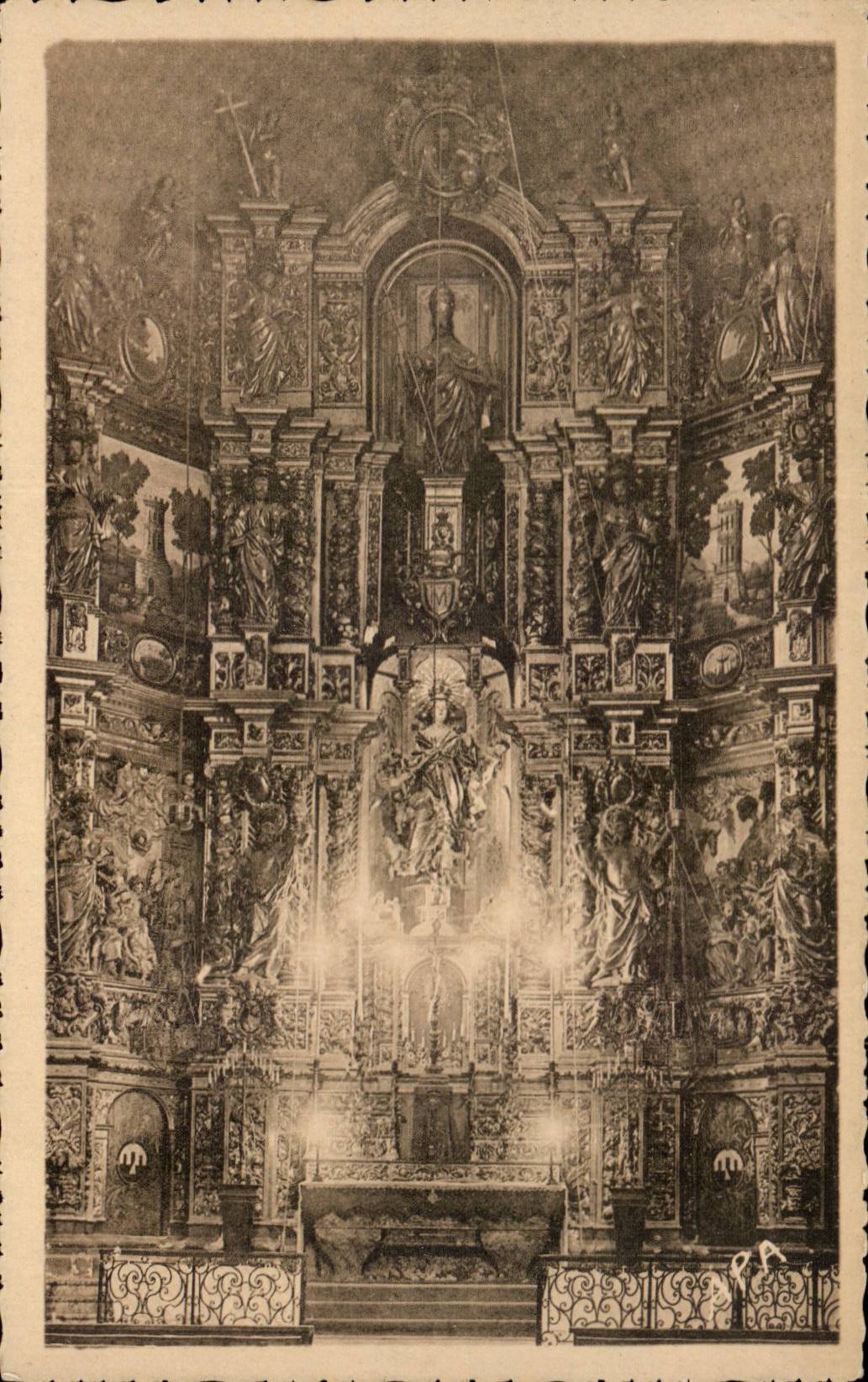 CPA Interior Collioure of the church the retable